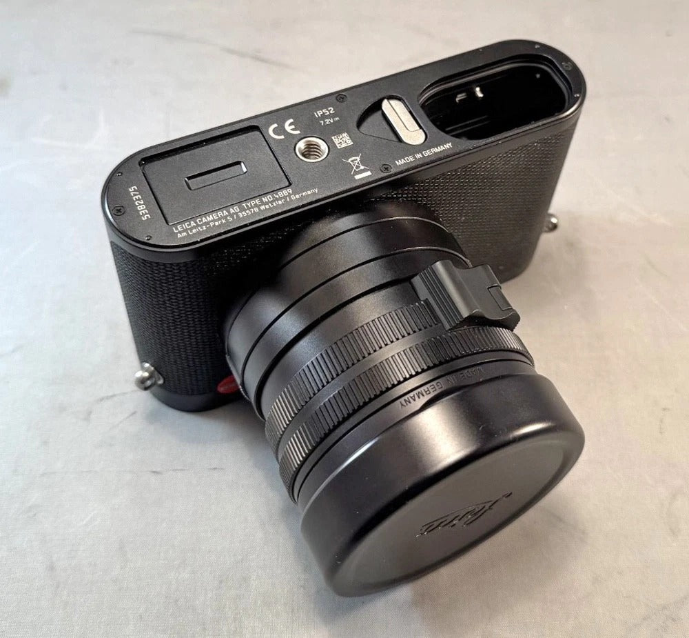 Leica Q2 camera. Mint Condition. Leather Half Case and Lens Cap. UV Filter