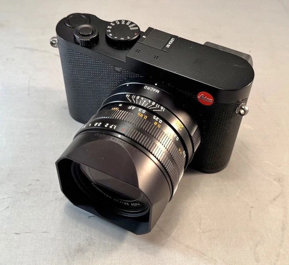 Leica Q2 camera. Mint Condition. Leather Half Case and Lens Cap. UV Filter