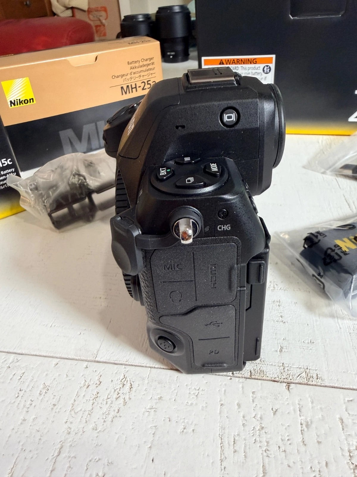 Nikon Z8 USA Body – 779 Shutter Count – Mint/Open Box – Boxed + Extra Battery