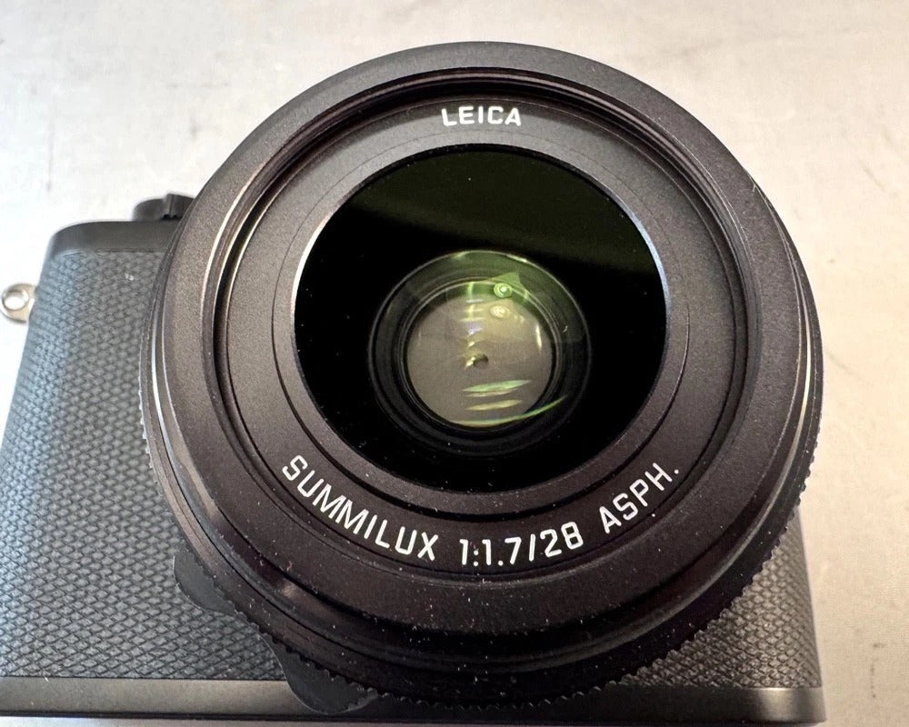 Leica Q2 camera. Mint Condition. Leather Half Case and Lens Cap. UV Filter